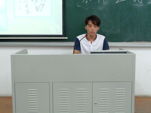 副书记阐述两个“四个”